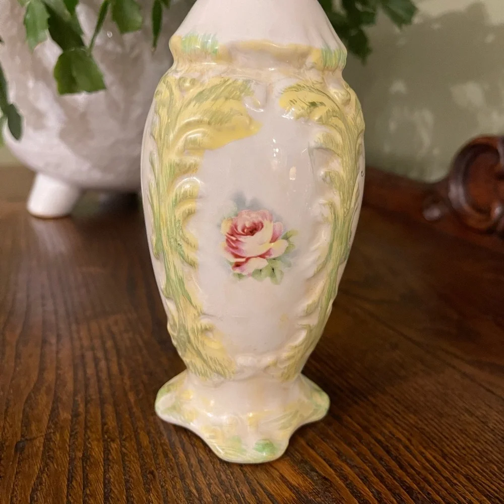 French Powder Decanter “Poudre” Shaker Porcelain Clay Rose 6” Tall VTG